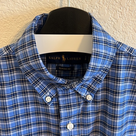 Ralph Lauren Classic Fit - Picture 2 of 3